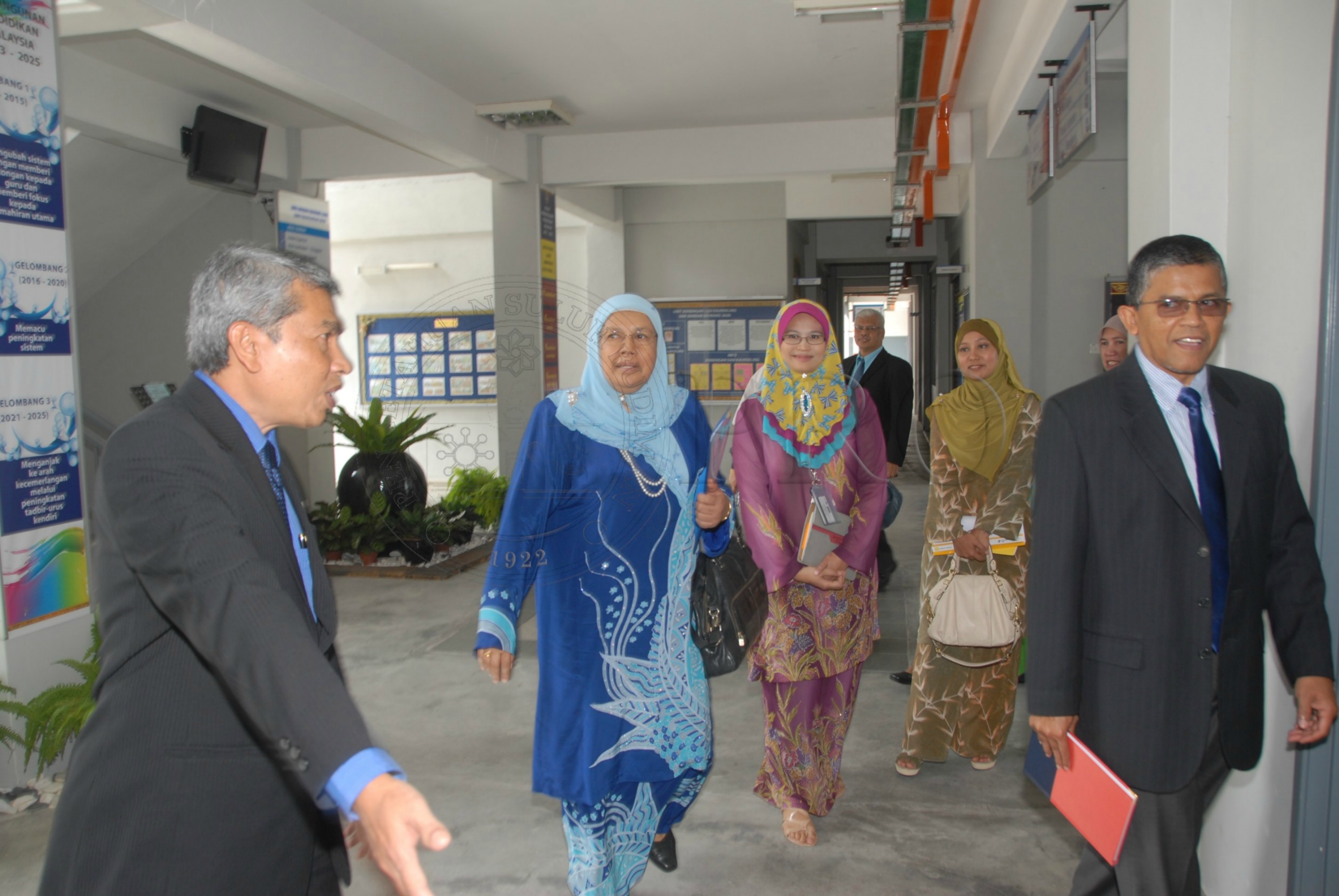 PRO 14 01 SEKOLAH FBA 8081